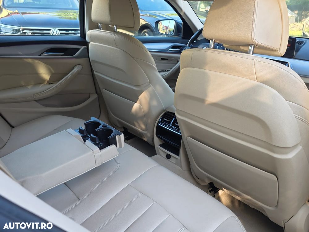 BMW Seria 5 530d xDrive Aut. Luxury Line - 11