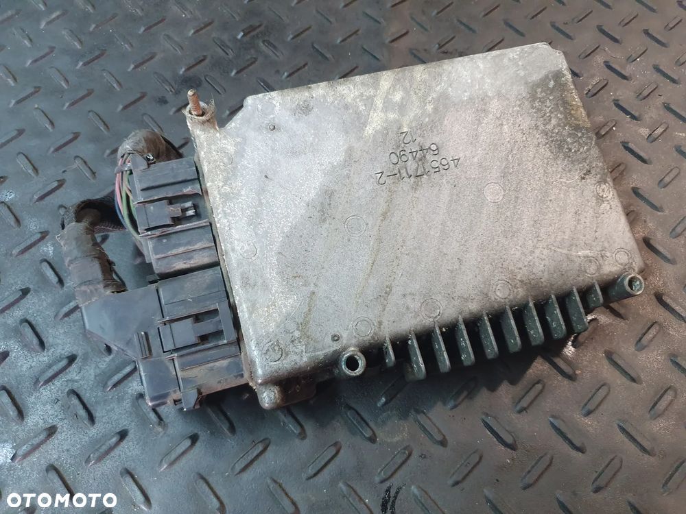 Jednostka sterująca silnika (ECU) CHRYSLER VOYAGER / GRAND VOYAGER III (GS_, NS_) 2.4 i P04686952AF - 1