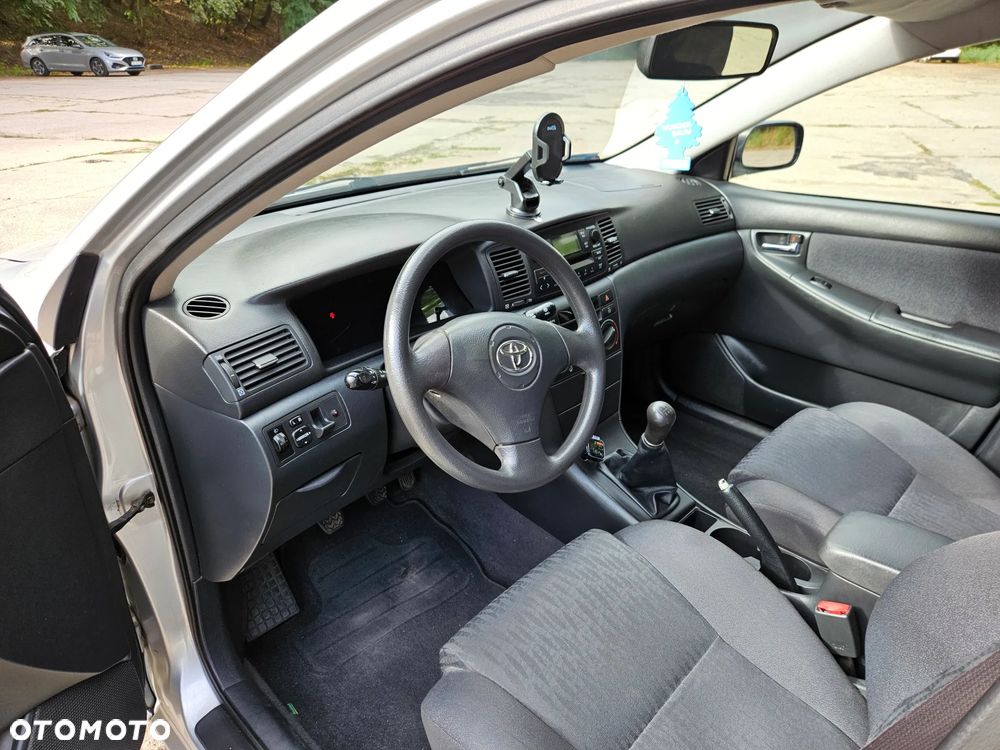 Toyota Corolla 1.6 VVT-i Base - 10