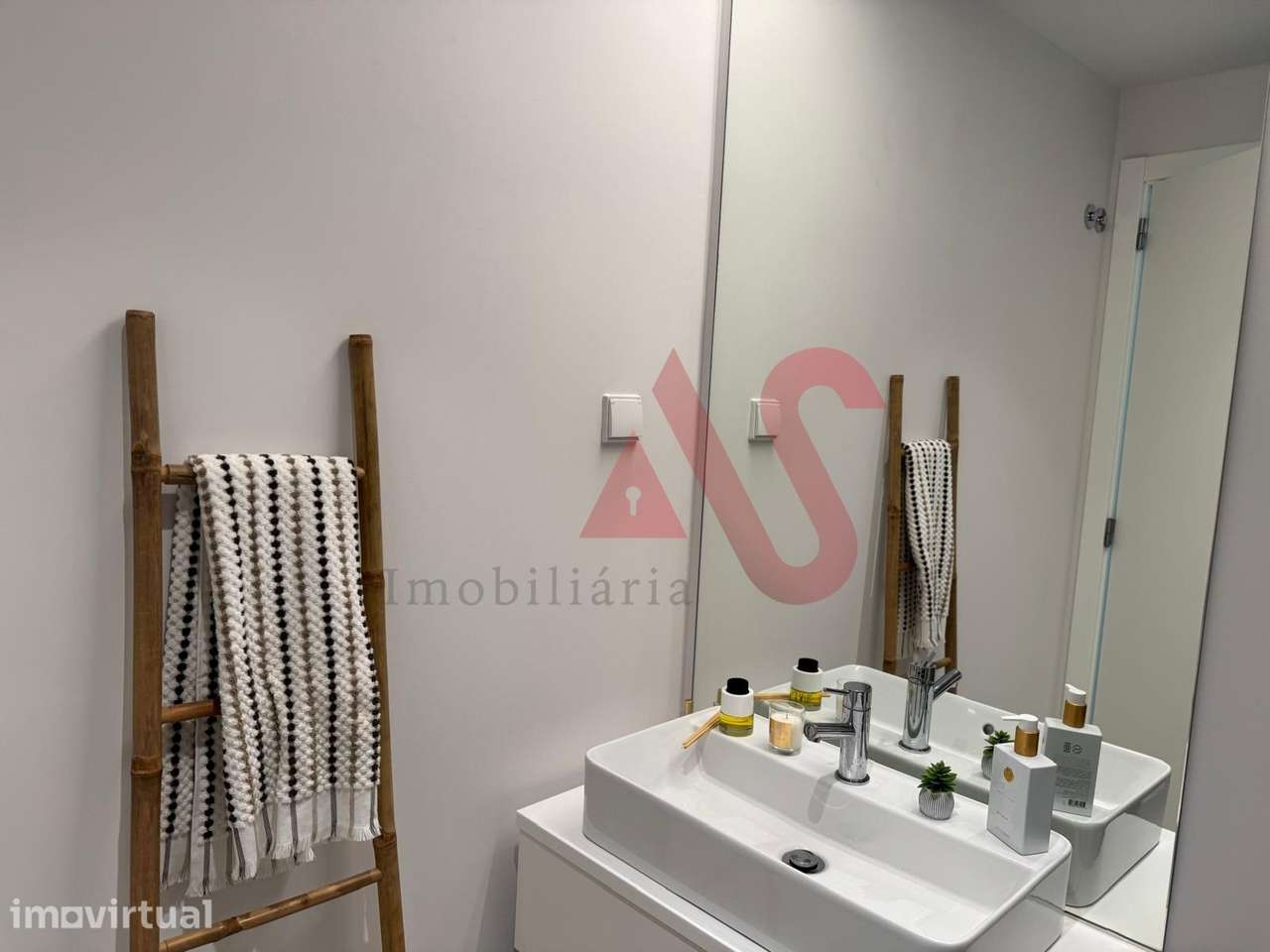 Apartamento T1 para Arrendamento em Miraflores, Oeiras com Garagem e R - Grande imagem: 4/11