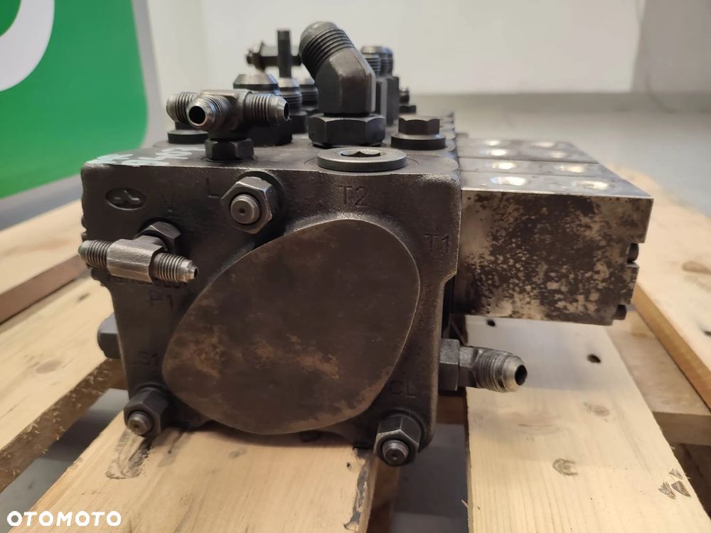 Rozdzielacz hydrauliczny Massey Ferguson 9407 (7GH345002) - 6