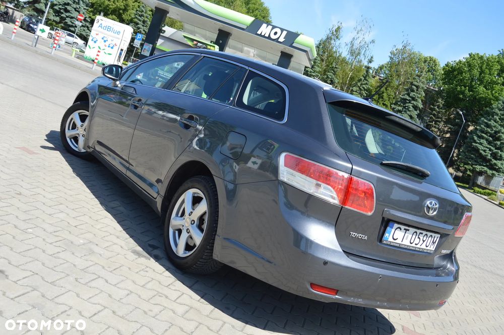 Toyota Avensis 2.0 D-4D Sol - 22