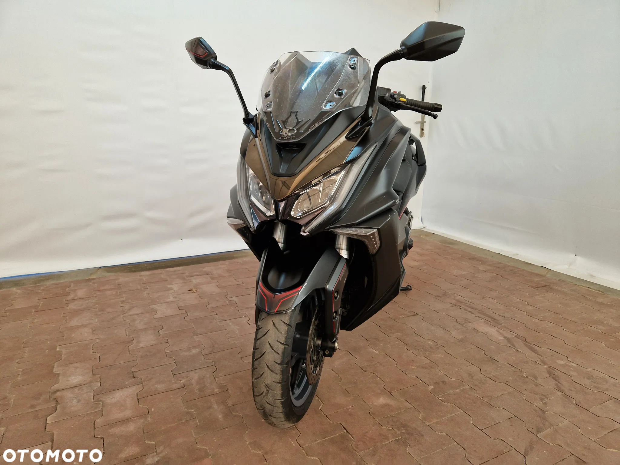 Kymco AK 550 - 17