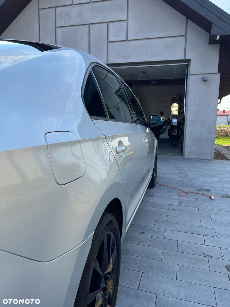 Skoda RAPID 1.6 TDI DPF Ambition - 8