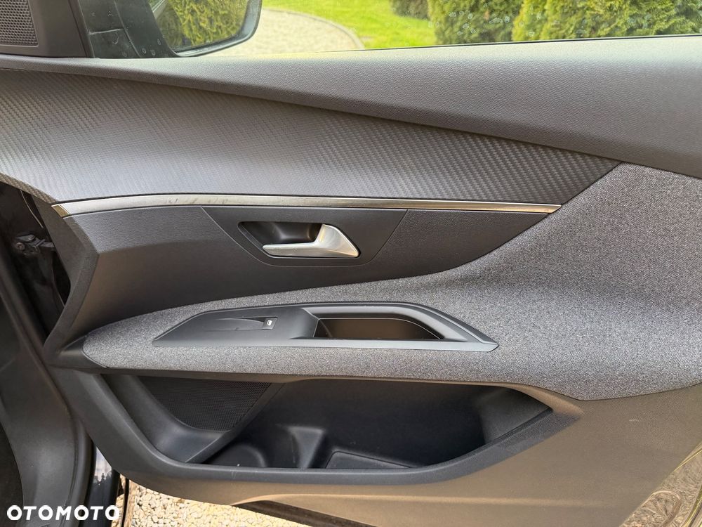 Peugeot 3008 1.5 BlueHDi Road Trip S&S EAT8 - 8