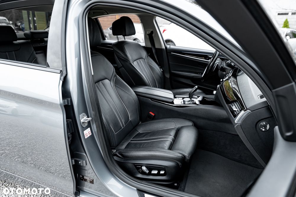 BMW Seria 5 520d xDrive Sport Line sport - 25