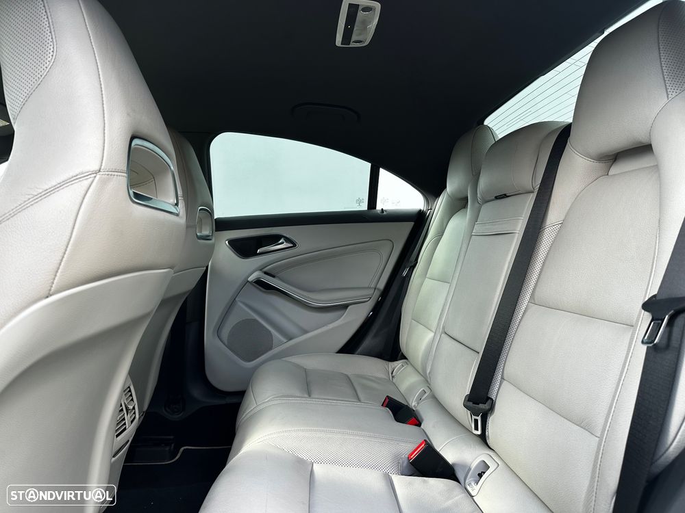 Mercedes-Benz CLA 220 CDI 7G-DCT Urban - 15