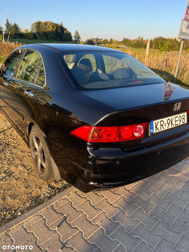 Honda Accord 2.0 Executive - 9