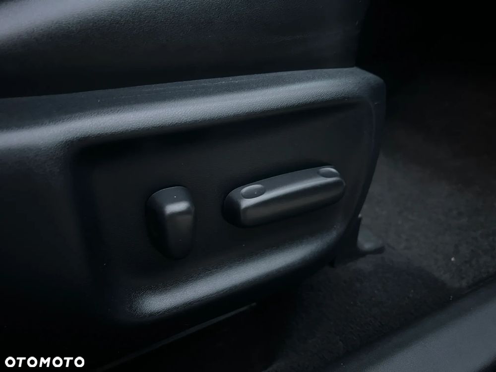 Toyota Avensis 2.2 D-4D Premium - 18