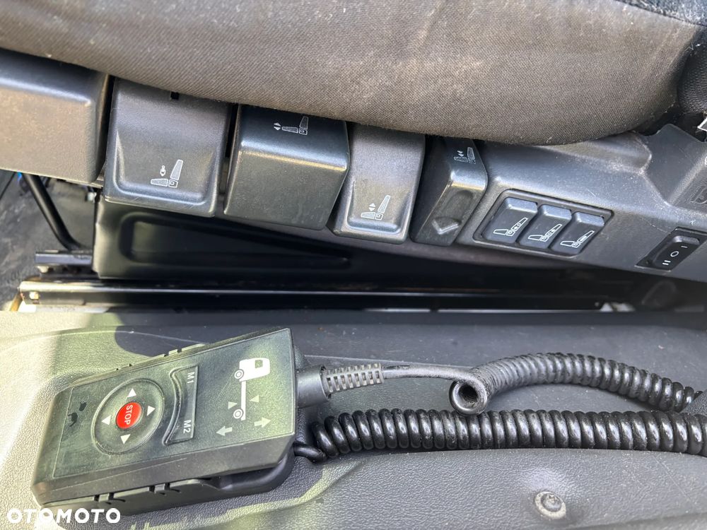 Mercedes-Benz ATEGO 1524  EURO 6 (1527, 1530) kontener z windą , kabina przeedłużana  z łóżkiem składanym - 25