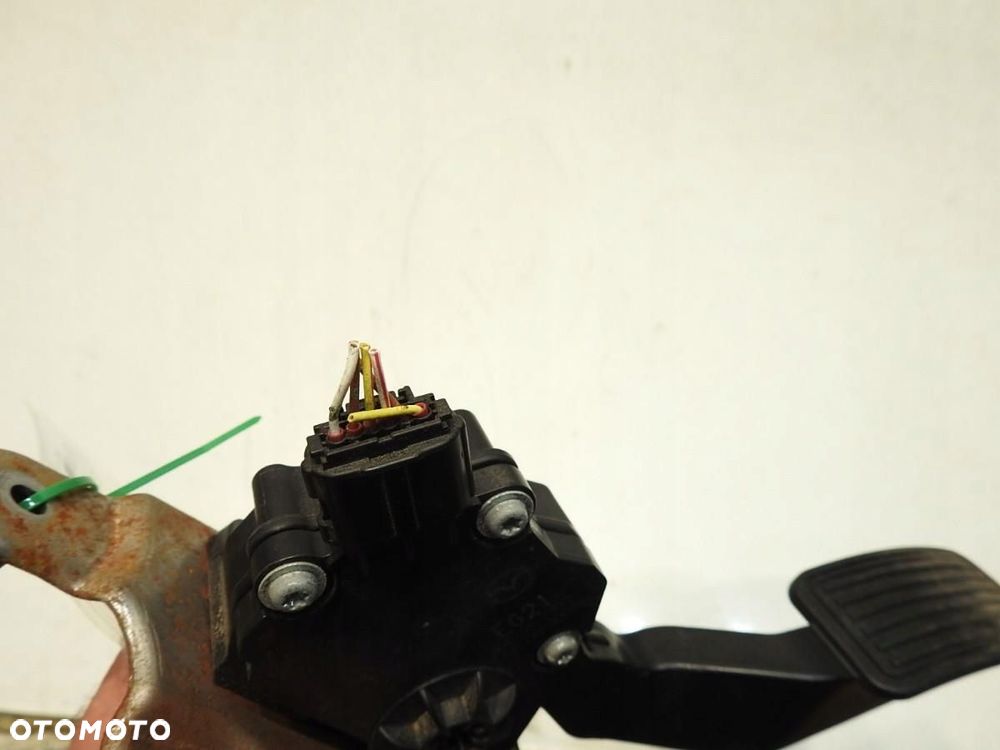 PEDAŁ POTENCJOMETR GAZU MAZDA CX-7 K42387390 - 4