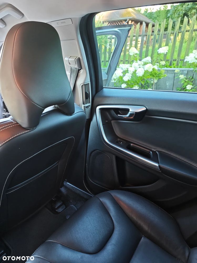 Volvo V60 D4 Drive-E Momentum - 10