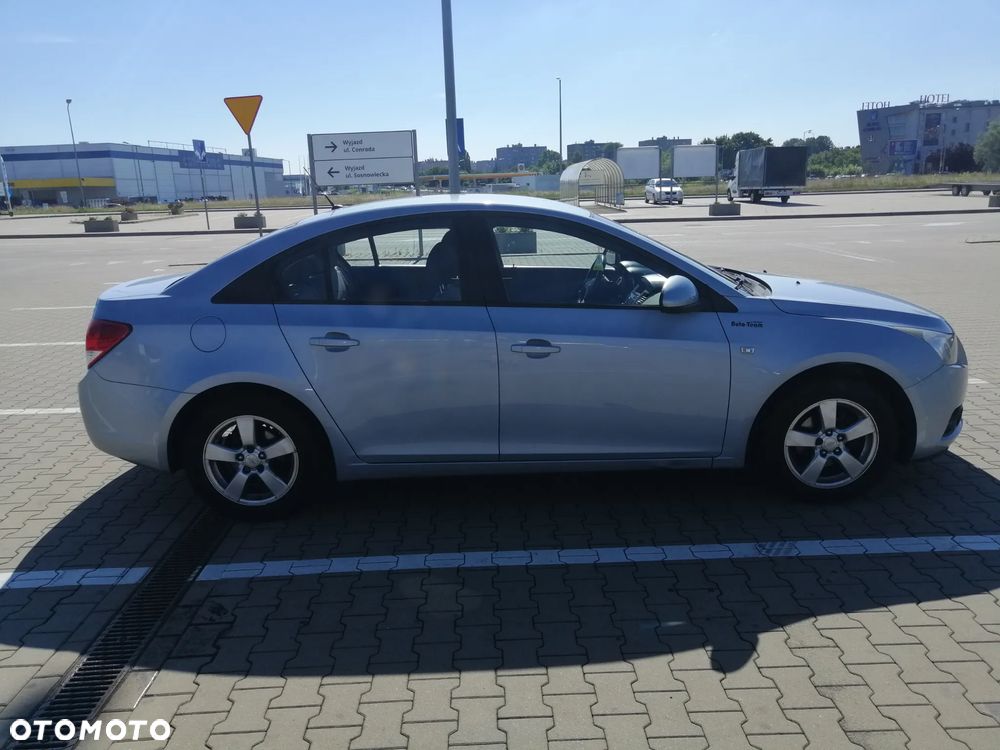 Chevrolet Cruze 1.6 LS - 8