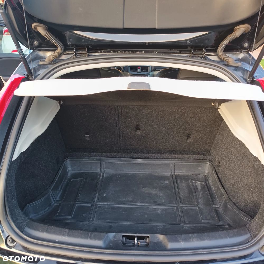 Volvo V40 D3 Momentum - 20