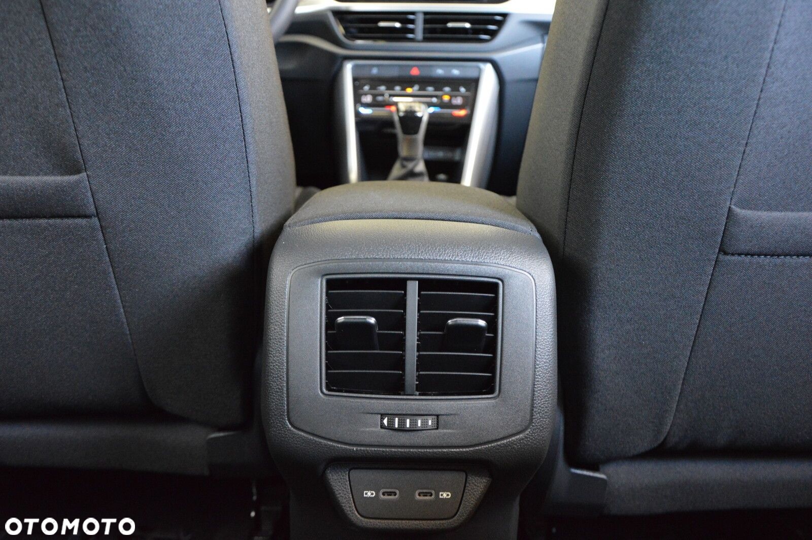 Volkswagen T-Roc - 22