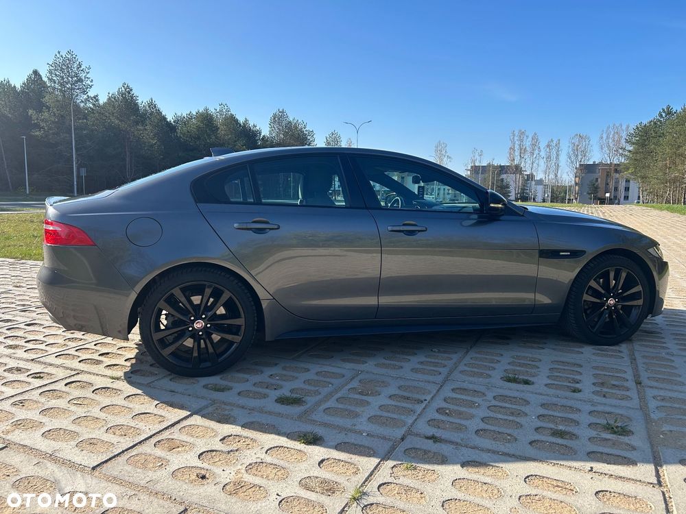 Jaguar XE - 16