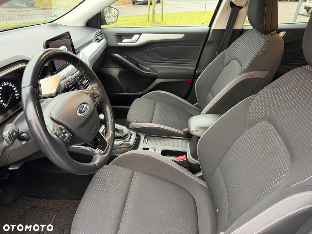 Ford Focus SW 1.0 EcoBoost S&S TITANIUM - 17