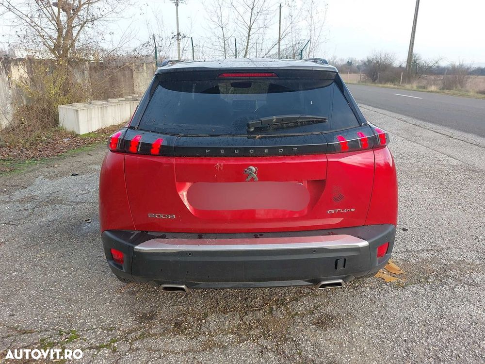 Peugeot 2008 PureTech 130 EAT8 GT - 12