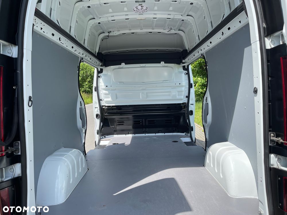 Renault Trafic - 13