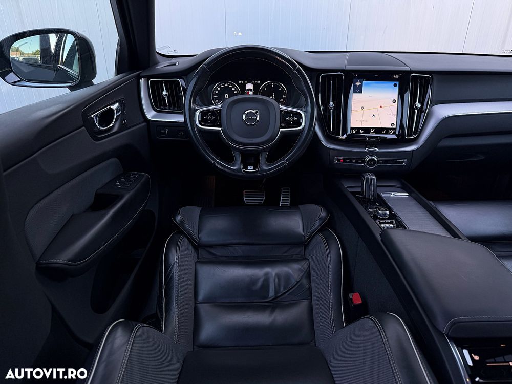Volvo XC 60 B4 MHEV AWD R-Design - 28