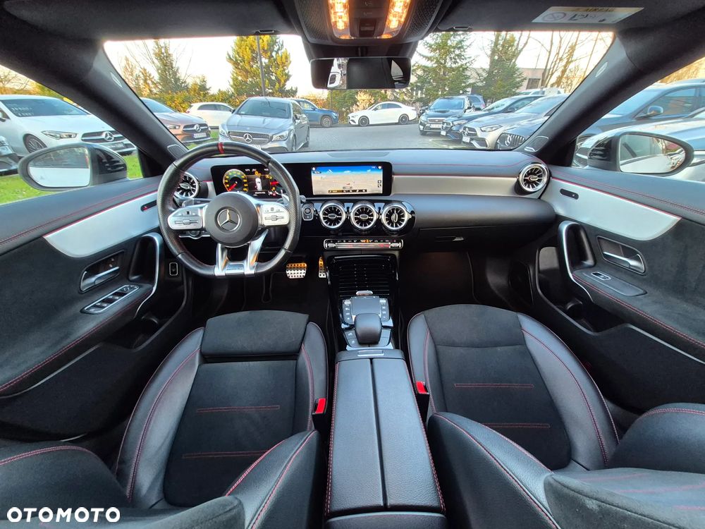 Mercedes-Benz CLA - 24