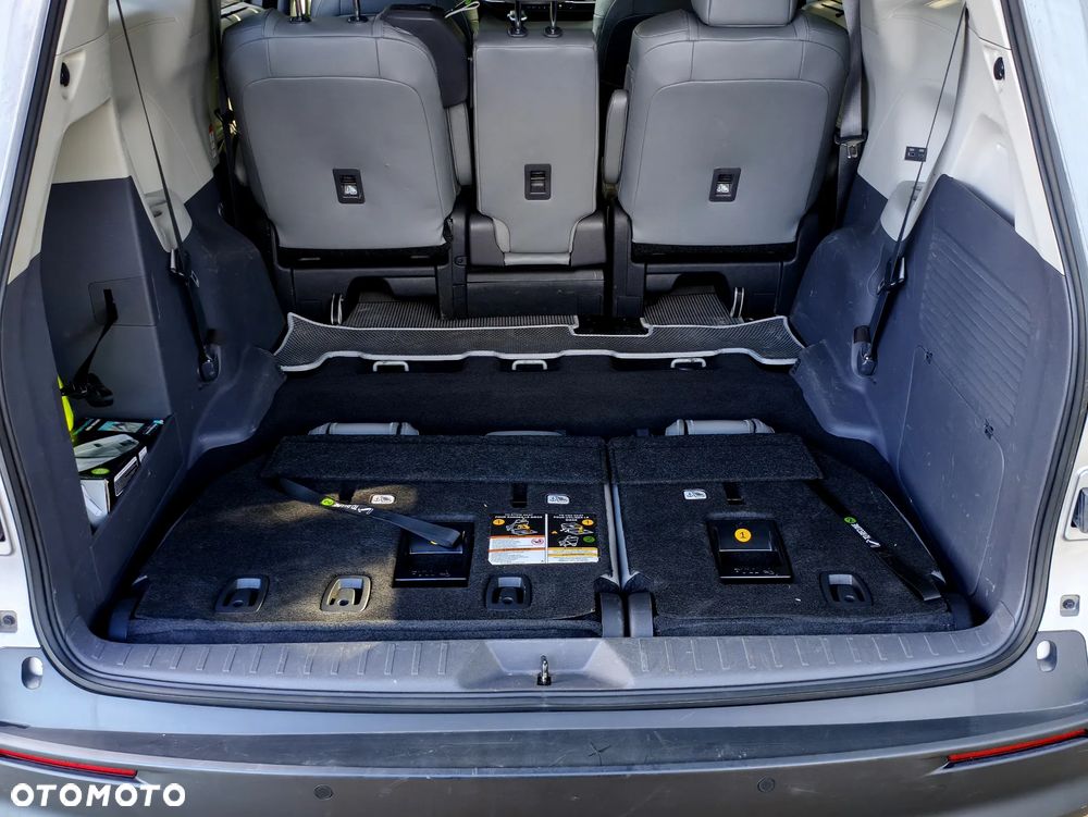 Toyota Sienna - 8