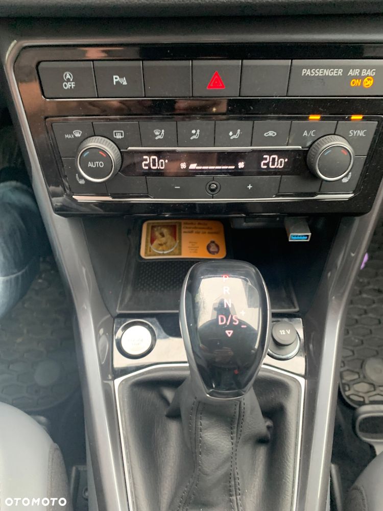 Volkswagen T-Cross - 10