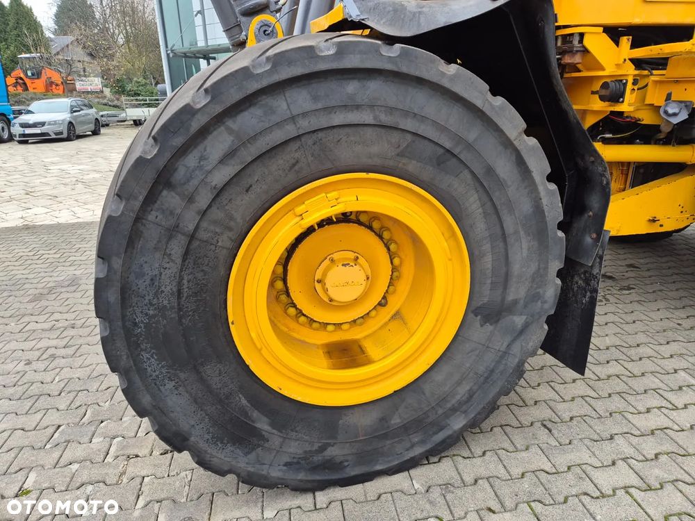 Volvo L 180E 4X4 / HEAVY DUTY / ŁADOWARKA KOŁOWA / CHWYTAK DO BALI I DREWNA / WIELE ZASTOSOWAŃ / OD PIERWSZEGO WŁAŚCICIELA / DOBRY STAN / MOŻLIWOŚĆ TRANSPORTU - 15