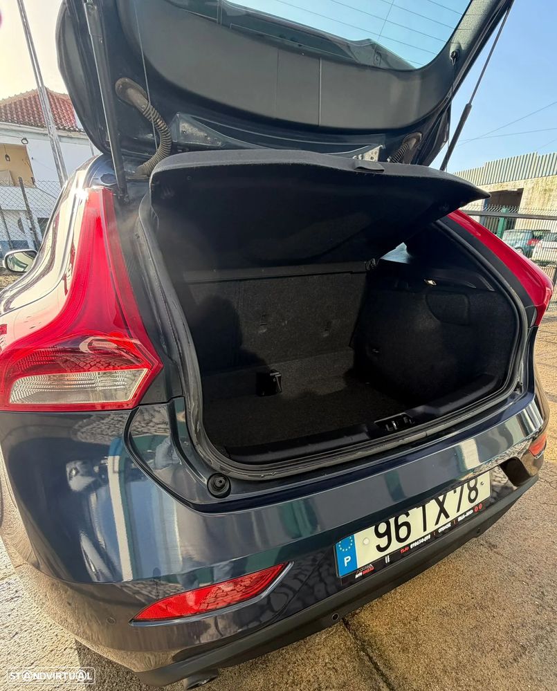 Volvo V40 D3 R Design - 5