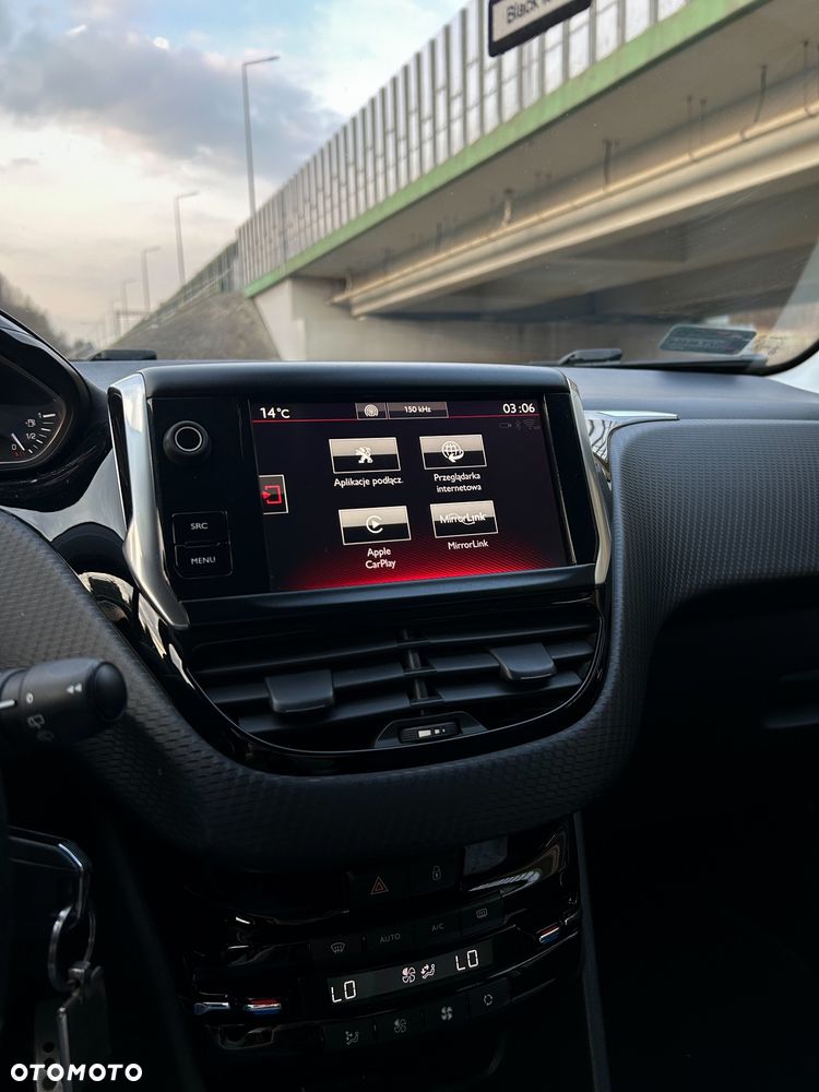 Peugeot 208 1.6 BlueHDi Allure S&S - 10
