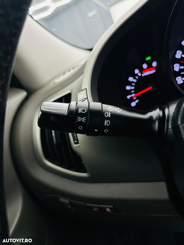 Kia Sportage 2.0 CRDI 2WD Spirit - 32