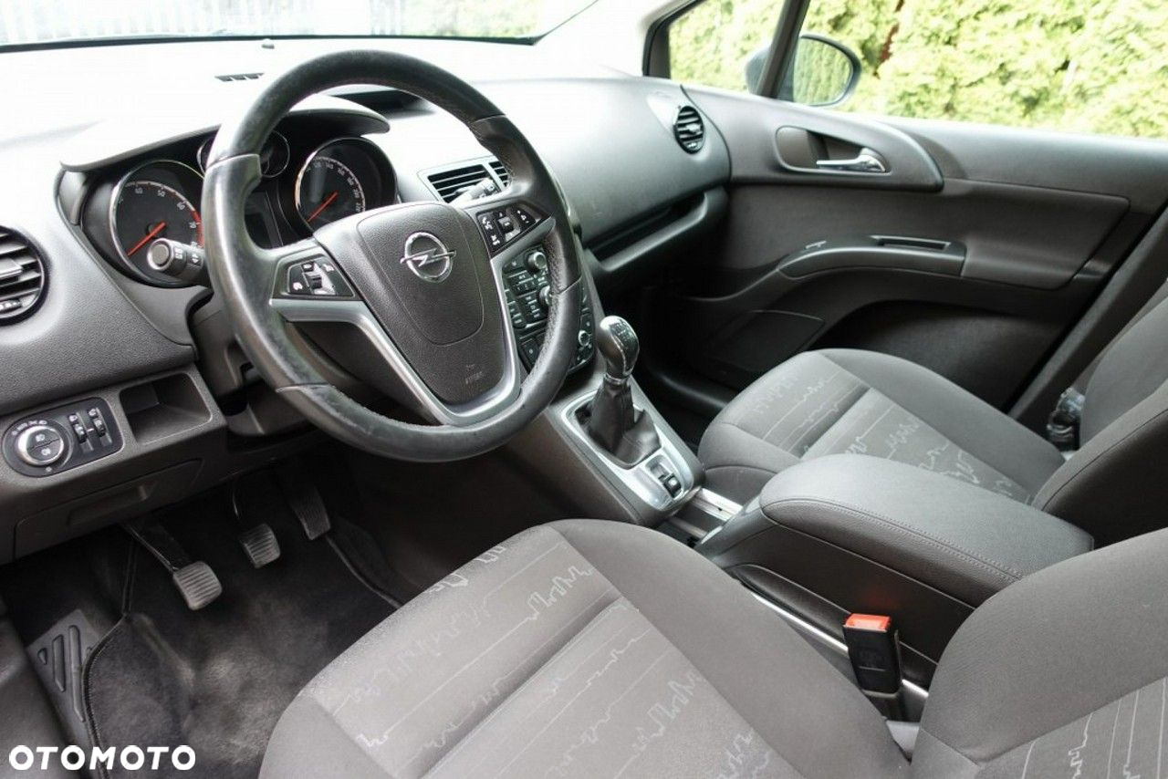 Opel Meriva - 12