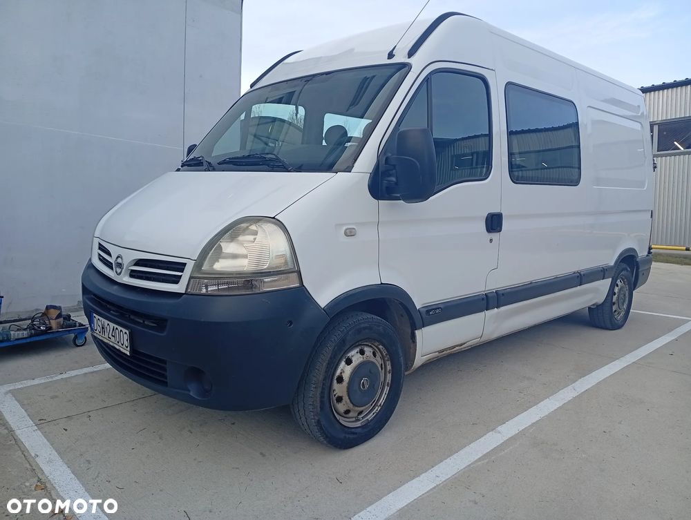 Nissan Interstar - 1