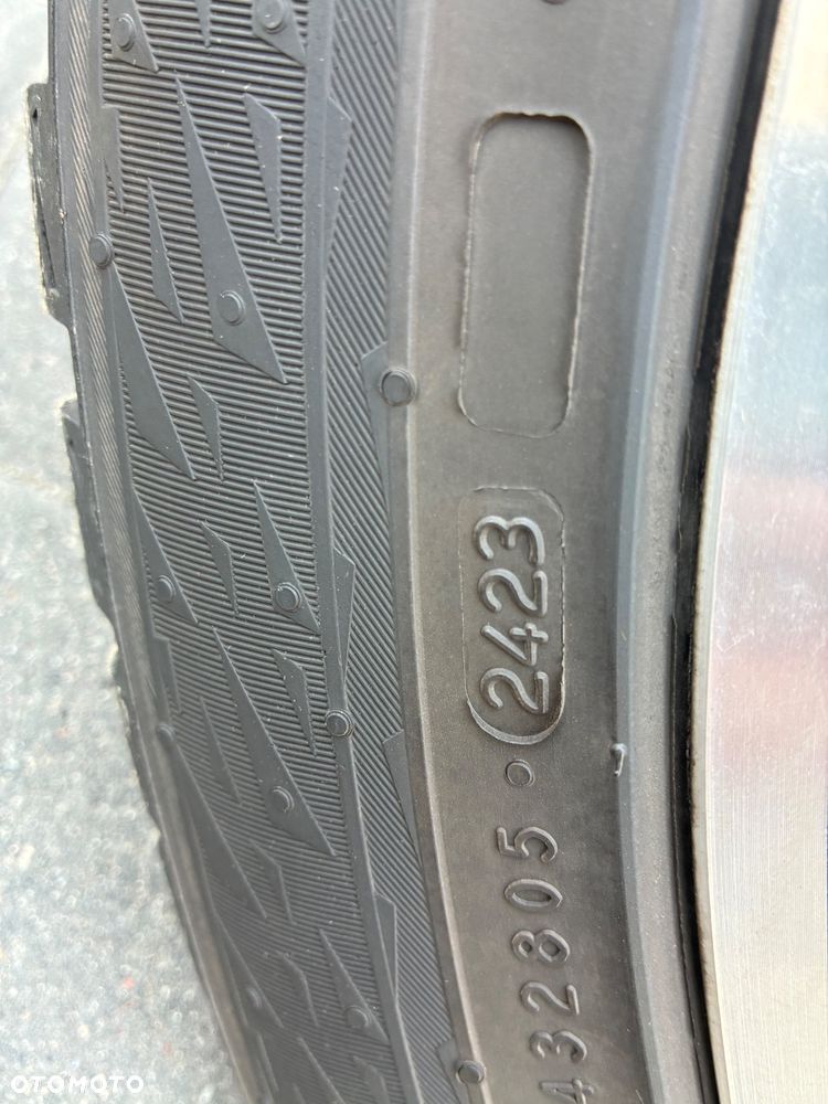 Mercedes-Benz GLE - 24