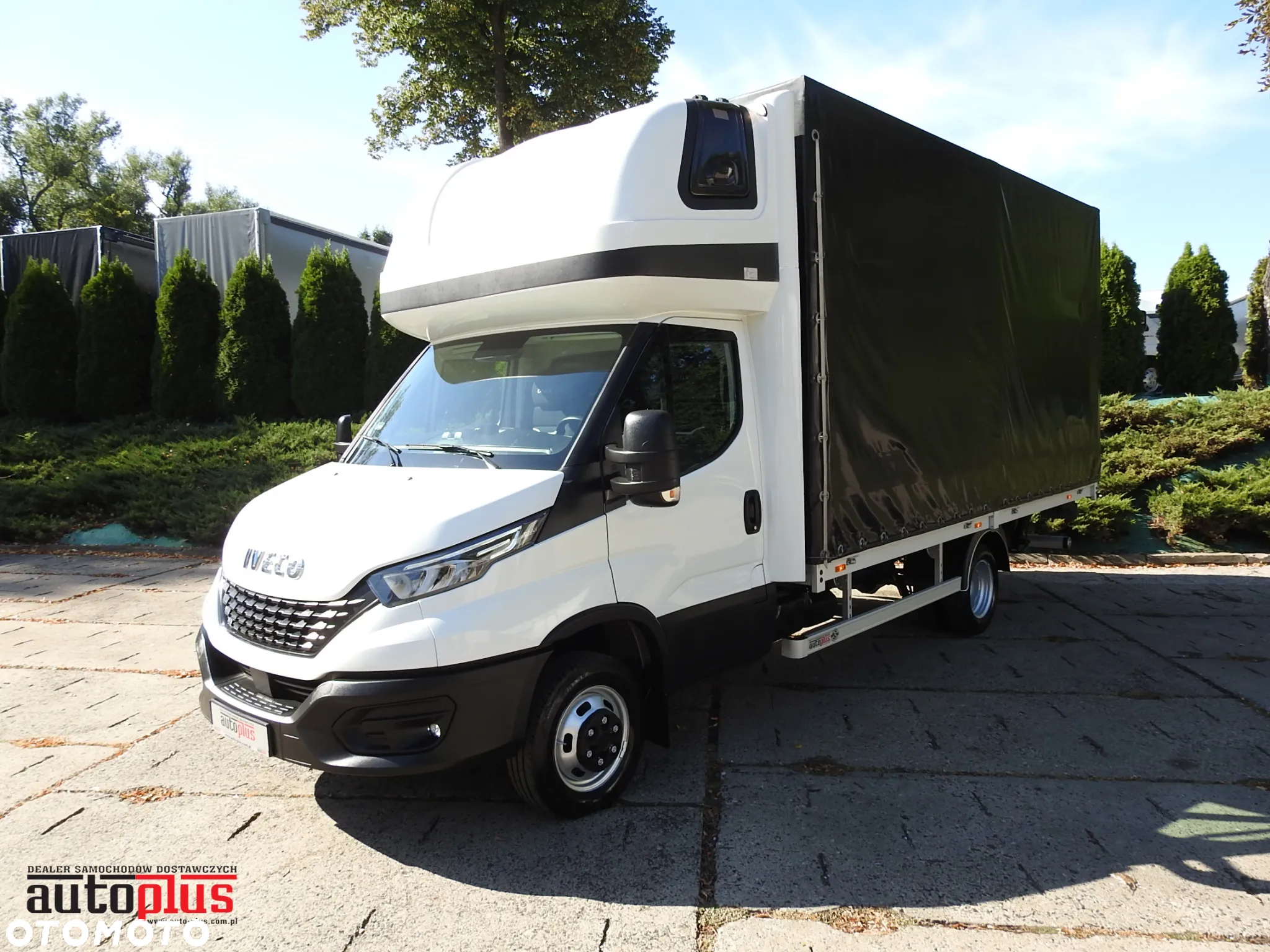 Iveco DAILY 50C18 PLANDEKA WINDA 10 PALET WEBASTO TEMPOMAT NAWIGACJA KLIMATYZACJA LEDY BLIŹNIACZE KOŁA 180KM [ 436150 ] - 2