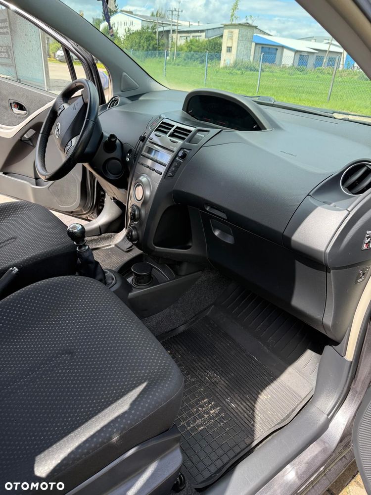 Toyota Yaris 1.33 Business Edition - 12