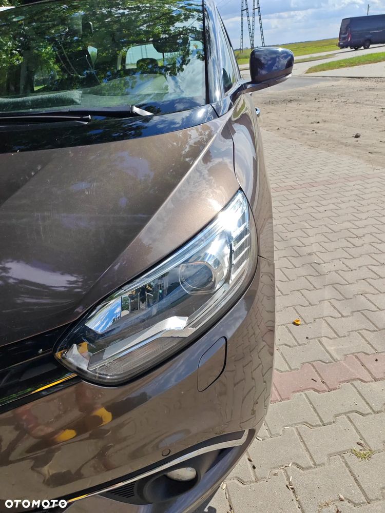 Renault Grand Scenic - 11