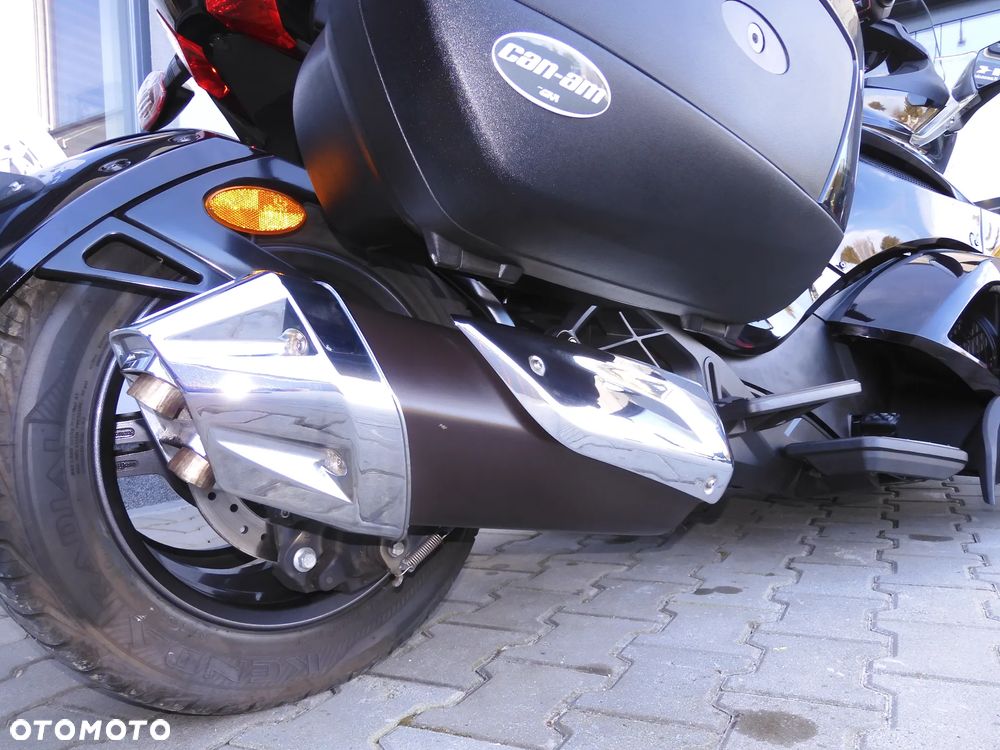 Can-Am Spyder - 11