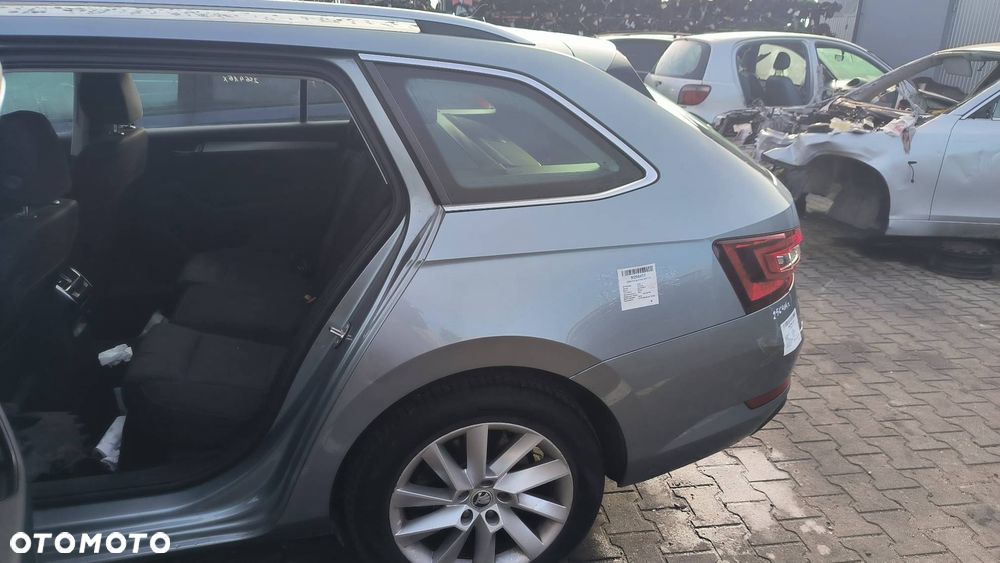 ĆWIARTKA BŁOTNIK LEWY TYŁ SKODA SUPERB III LF7M - 4