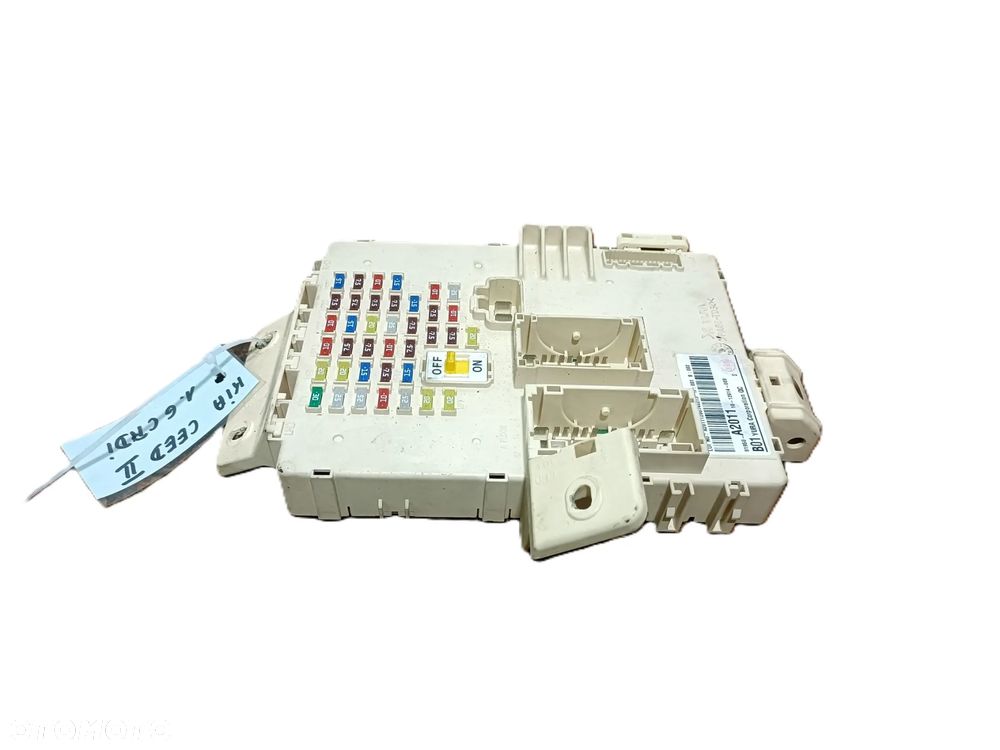 KIA CEED II 2 12-18 1,6 CRDI SKRZYNKA BEZPIECZNIKÓW 91950-A2011 * - 1