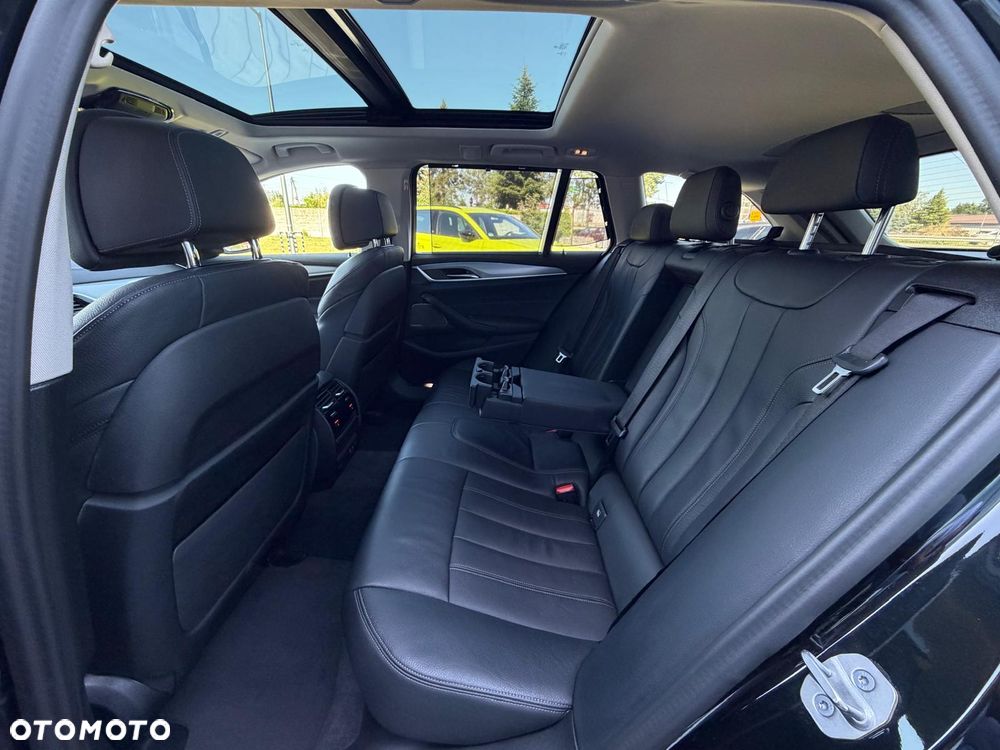 BMW Seria 5 530e xDrive Luxury Line - 21