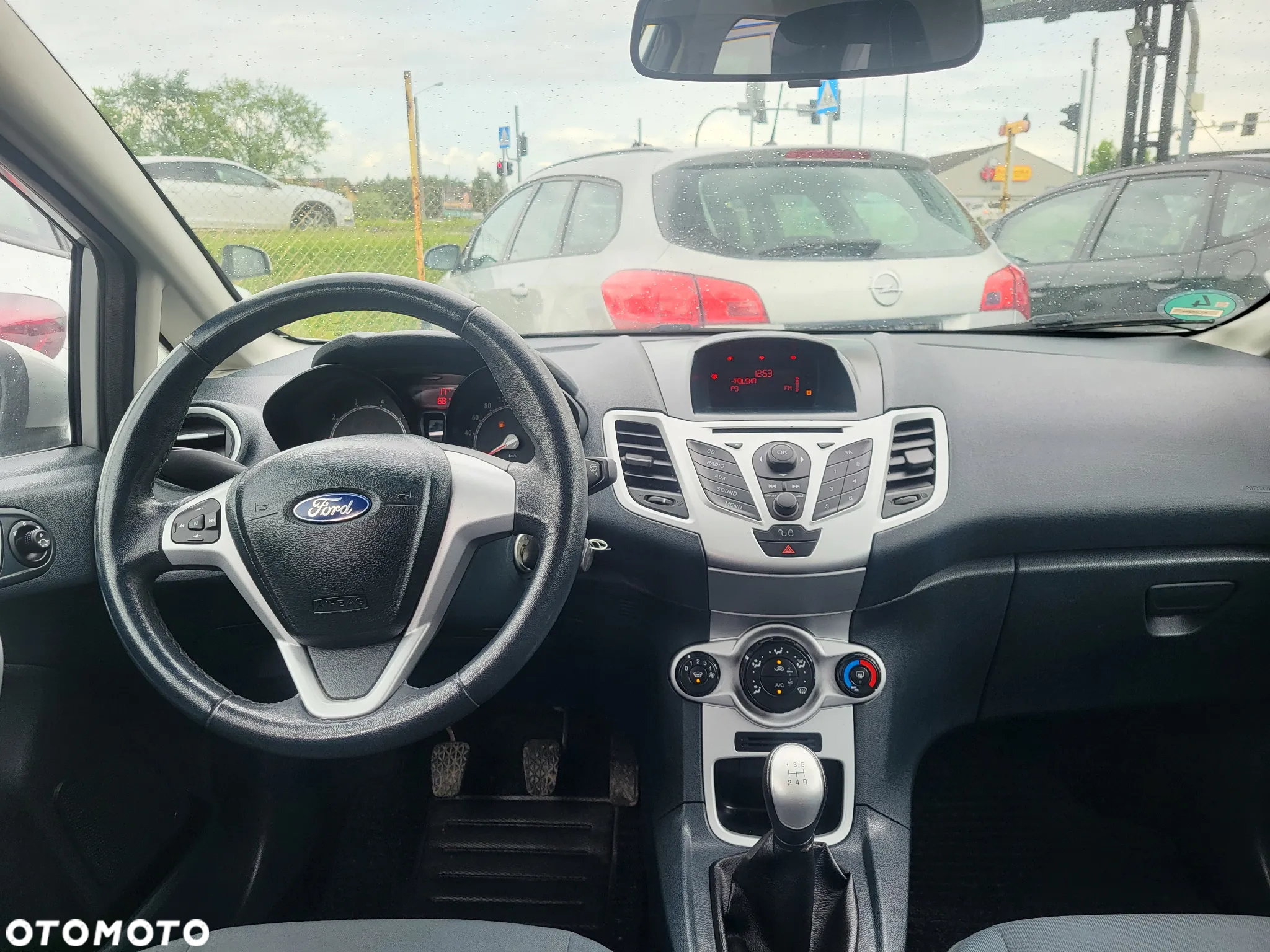Ford Fiesta - 21