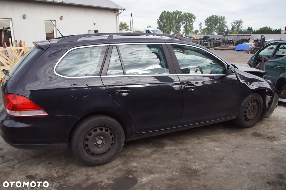 Auto na części - Volkswagen Golf V 1.6 MPI 102 KM BSE JHT LC9X 2008R Silnik Skrzynia Drzwi Zderzak Klapa Lampa Lusterko Klamka Szyba Deska Kokpit Sterownik Moduł Czujnik Licznik Panel Kierownica - 7