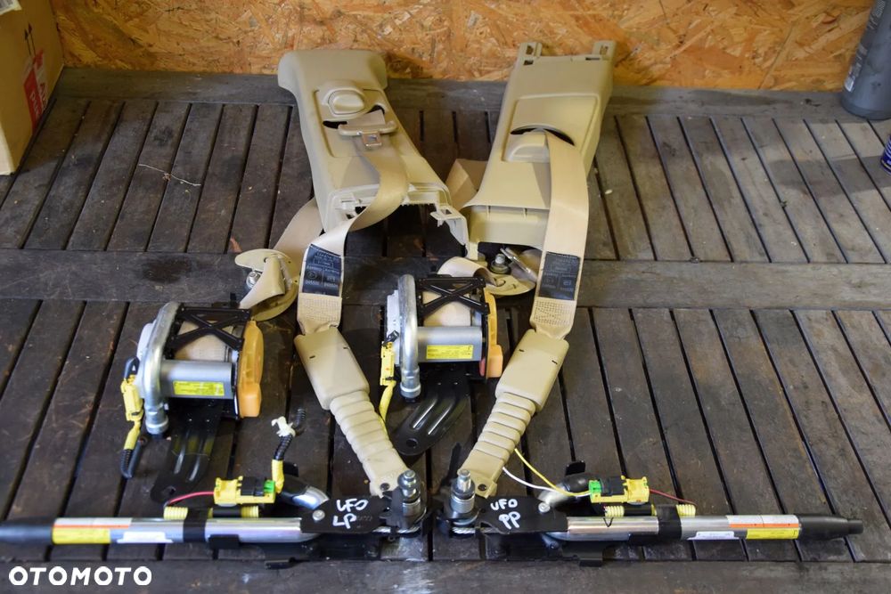 Honda Civic VIII UFO 06-11 Pas bezpieczeństwa napinacz prawy lewy przód BEŻOWY JASNY KREMOWY - 1