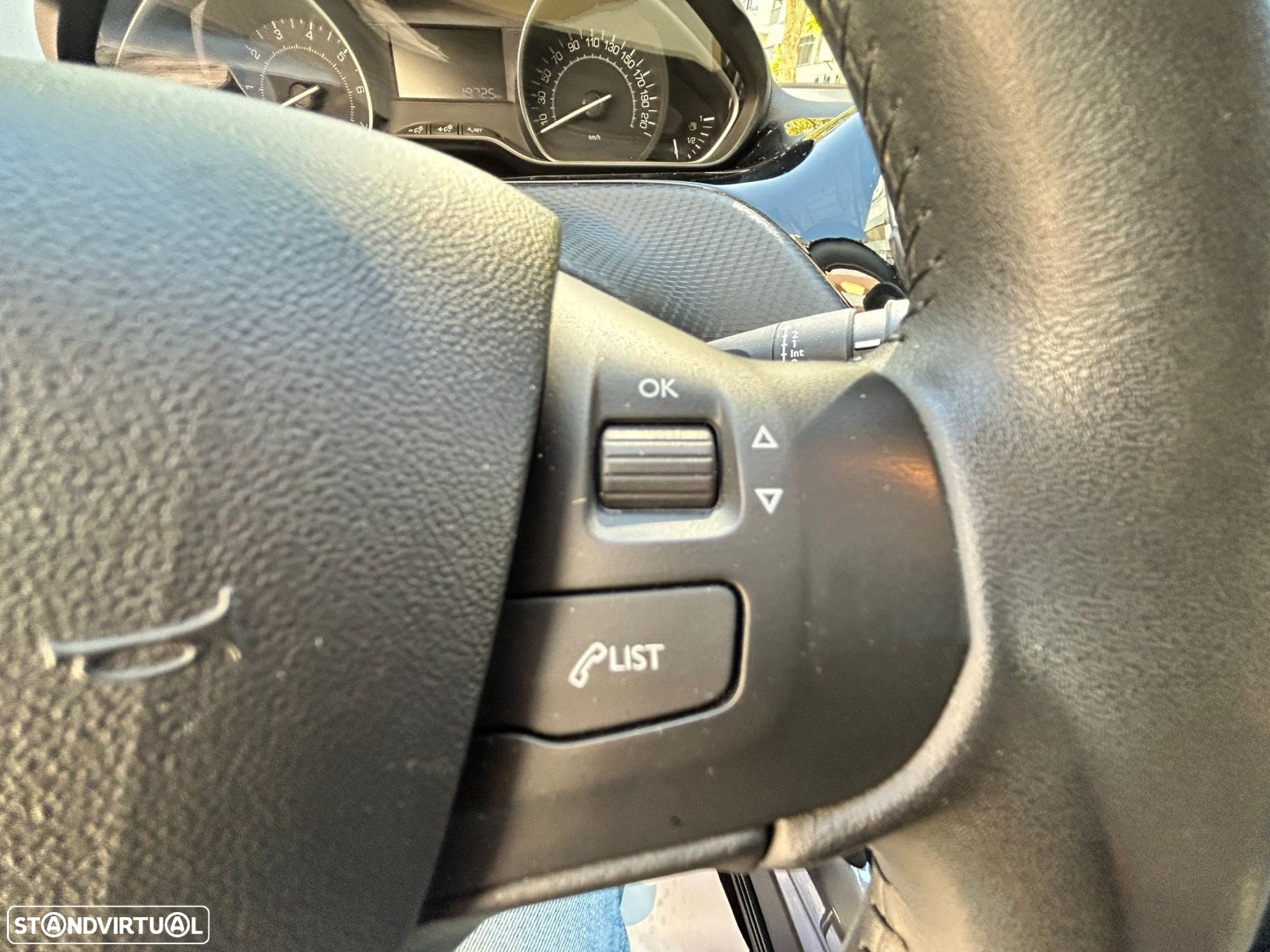 Peugeot 2008 1.2 PureTech Style - 27