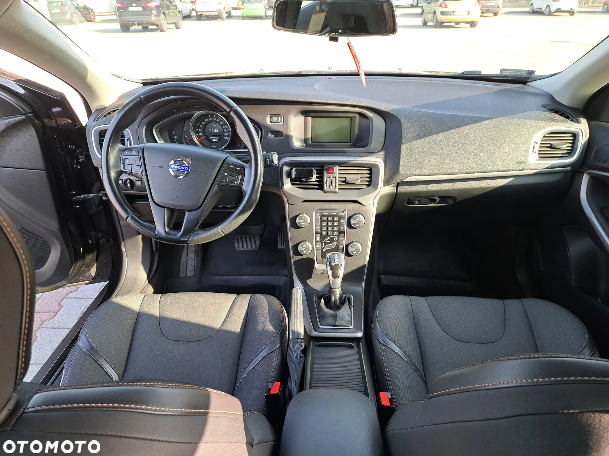 Volvo V40 Cross Country D3 Momentum - 8