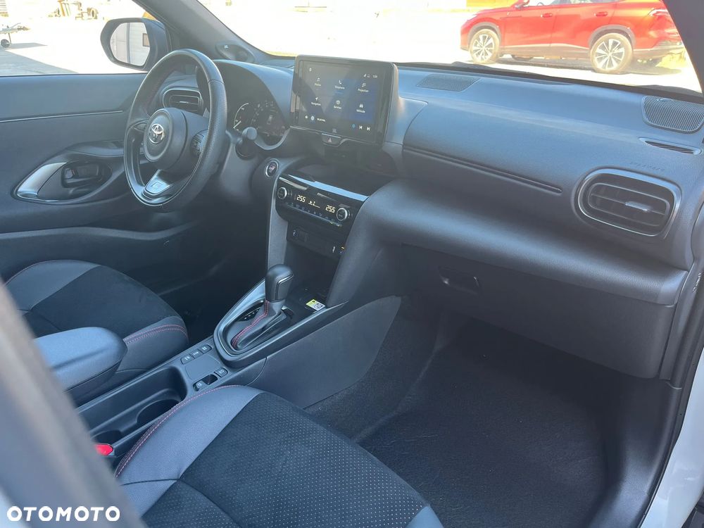 Toyota Yaris Cross 1.5 VVT-i GR Sport - 29