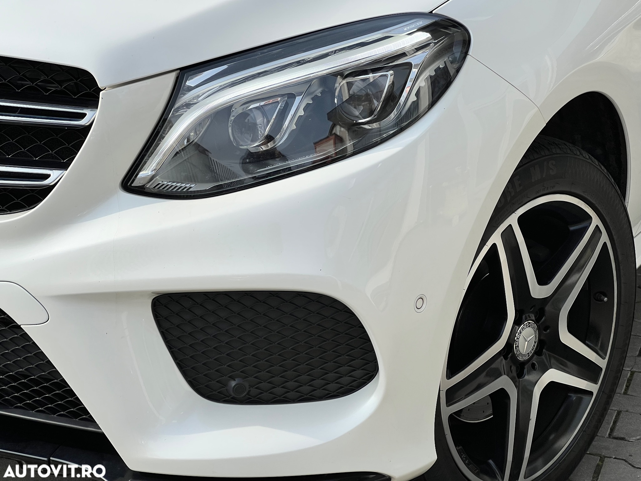 Mercedes-Benz GLE 350 d 4Matic 9G-TRONIC AMG Line - 20