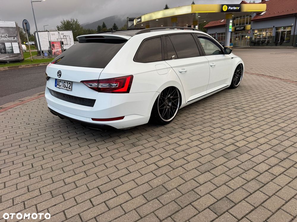 Skoda Superb Combi 2.0 TSI 4x4 DSG SportLine - 9