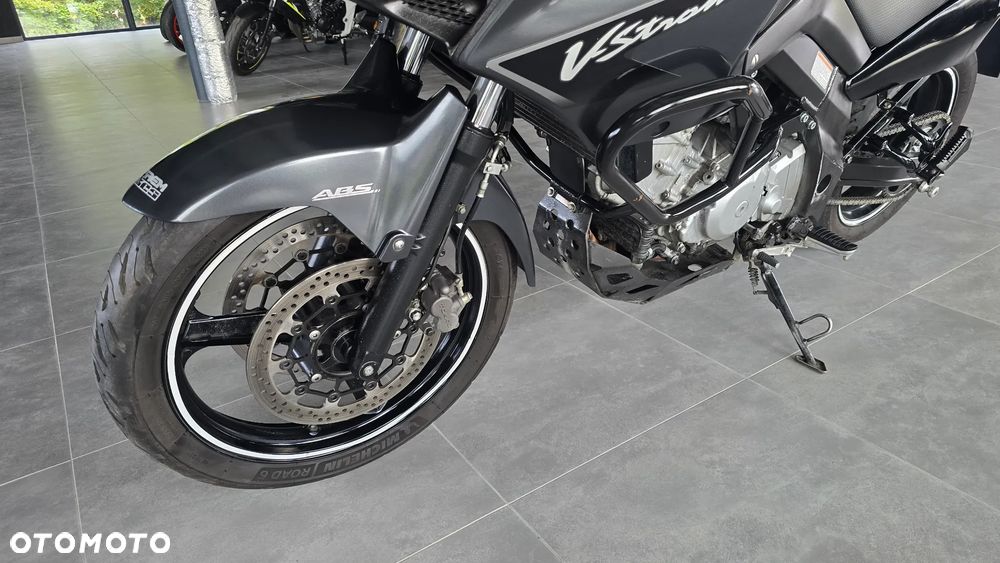 Suzuki V-STROM - 4